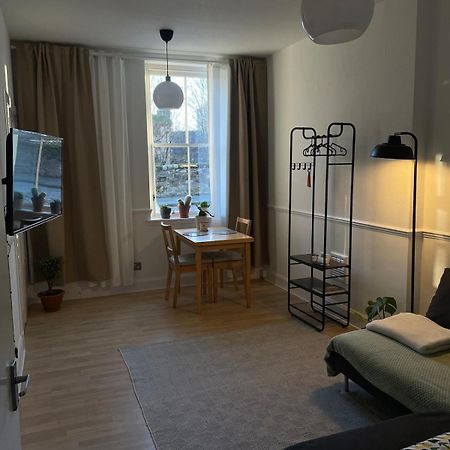 Apartamento Cozy Flat In The Heart Of Leith Edimburgo Exterior foto